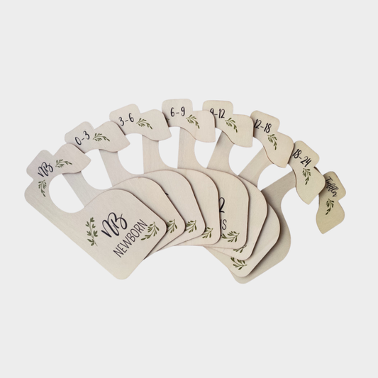 Maathangers kledingkast